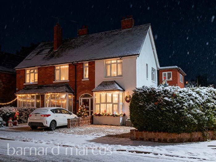 3 Bedroom End Of Terrace House For Sale In Emlyn Road, Redhill, RH1