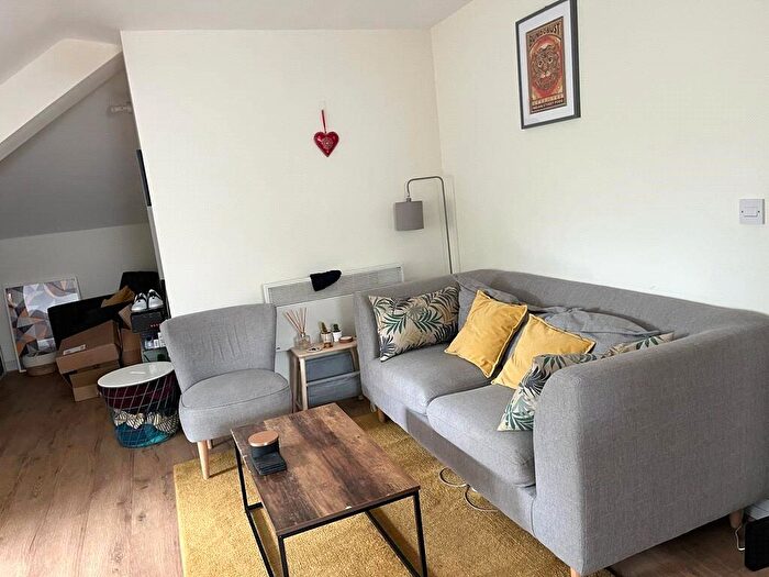 2 Bedroom Apartment For Sale In Chapeltown Road, Leeds, LS7