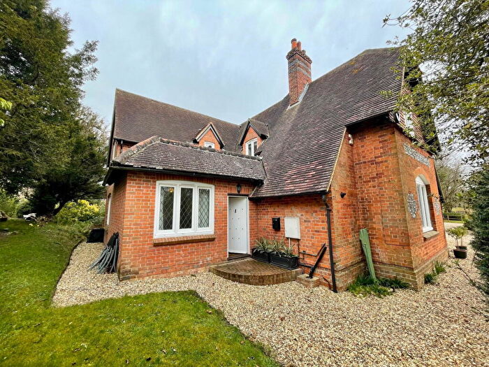 1 Bedroom Semi-Detached House To Rent In Donnington Park, Donnington, Newbury, RG14