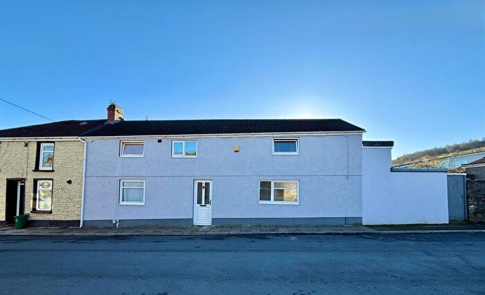 3 Bedroom End Of Terrace House For Sale In Abergwawr Street, Aberdare, CF44
