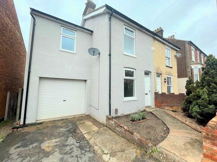 4 Bedroom Semi-Detached House To Rent In Lacey Street, Ipswich, IP4