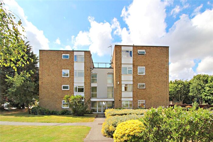 3 Bedroom Flat To Rent In Elmfield Court, Wickham Street, Kent, DA16