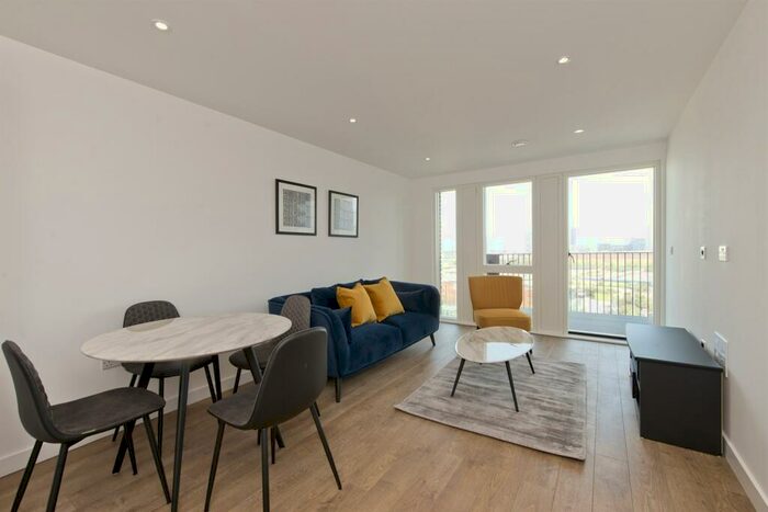1 Bedroom Apartment To Rent In Southmere House, Legacy Wharf, E15