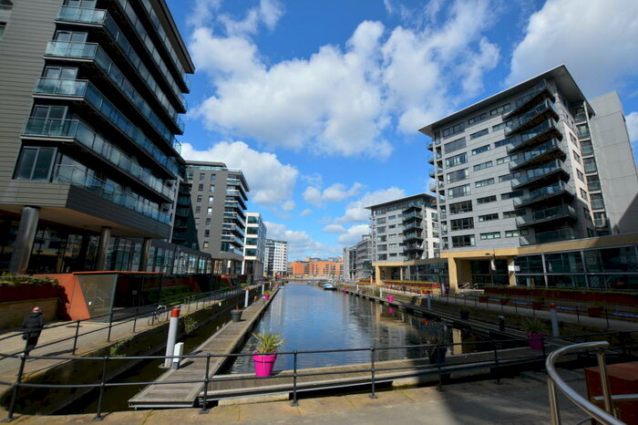 2 Bedroom Apartment To Rent In Clarence House Leeds Dock City Centre, LS10