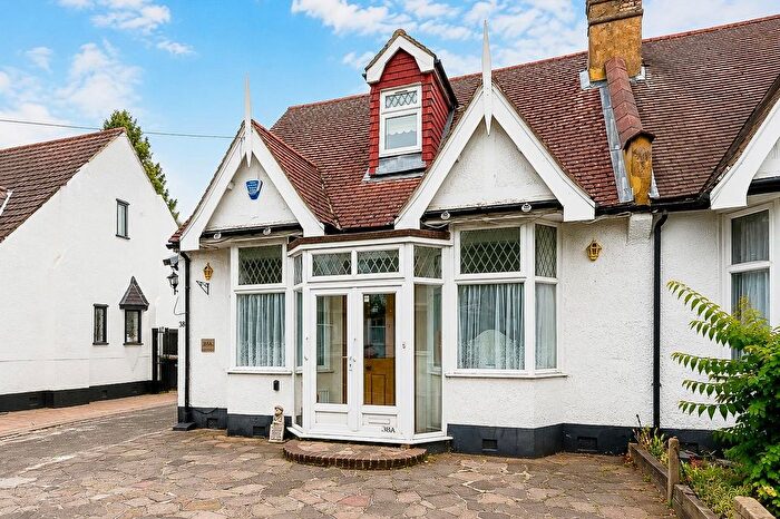4 Bedroom Bungalow For Sale In Westrow Gardens, Seven Kings, IG3
