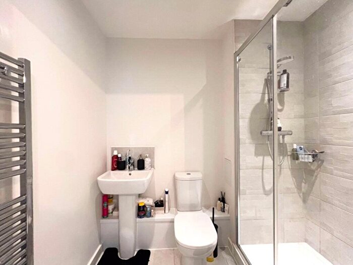 2 Bedroom Flat For Sale In Westmoreland Road, London, NW9