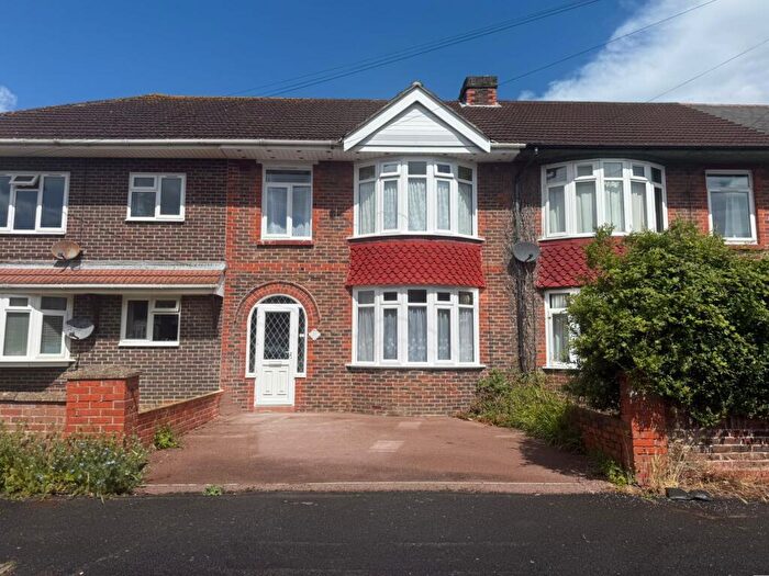 3 Bedroom Property To Rent In Wallisdean Avenue Fareham Unfurnished, PO14