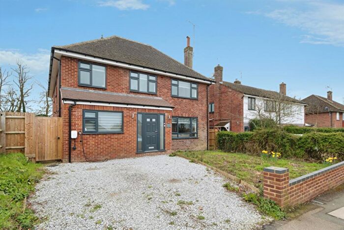 4 Bedroom Detached House For Sale In Highlands Road, Buckingham, MK18