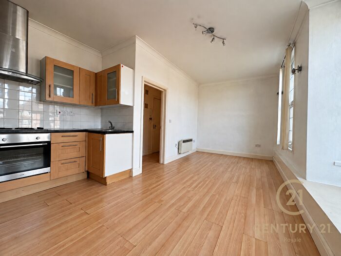 Studio To Rent In Ewell Road, Surbiton, KT6