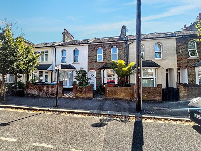 3 Bedroom Property To Rent In Drapers Road, Stratford, E15