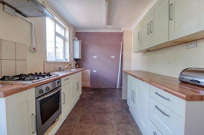 3 Bedroom Terraced House For Sale In Long Road, Scunthorpe, DN15