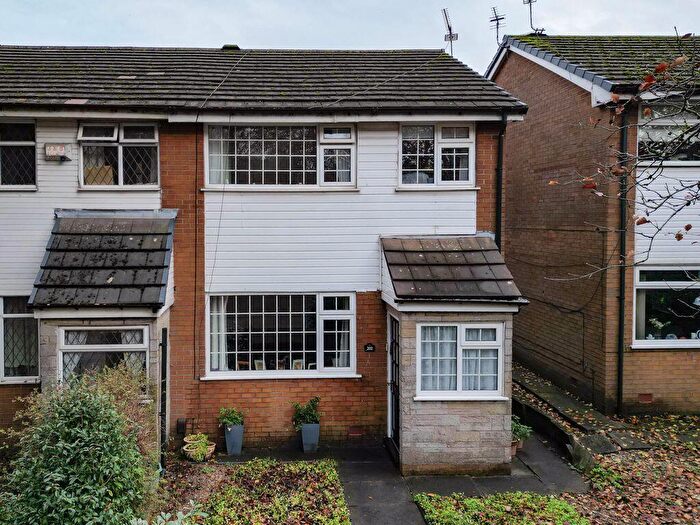 3 Bedroom End Of Terrace House For Sale In Bamford Road, Heywood, OL10