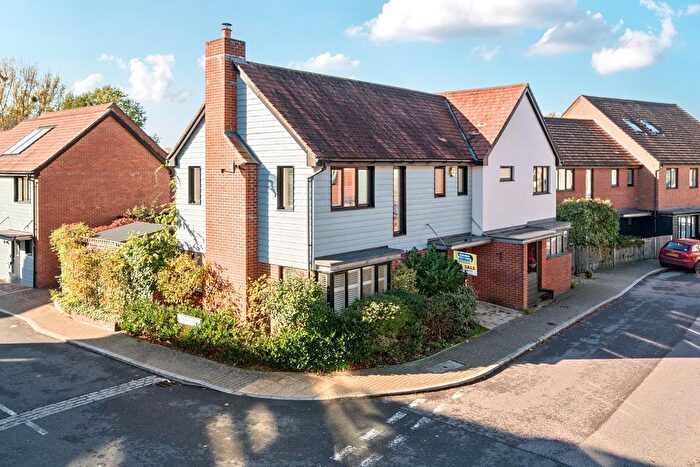 3 Bedroom Semi Detached House For Sale In Hawley Drive, Leybourne, West Malling, ME19