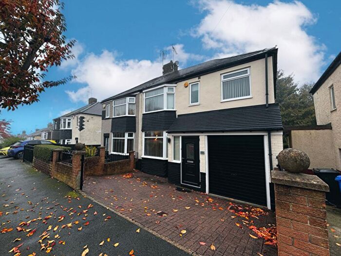 3 Bedroom House To Rent In Hollinsend Avenue, Sheffield, S12