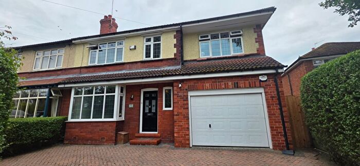 5 Bedroom Semi Detached House To Rent In Compstall Road, Stockport, SK6