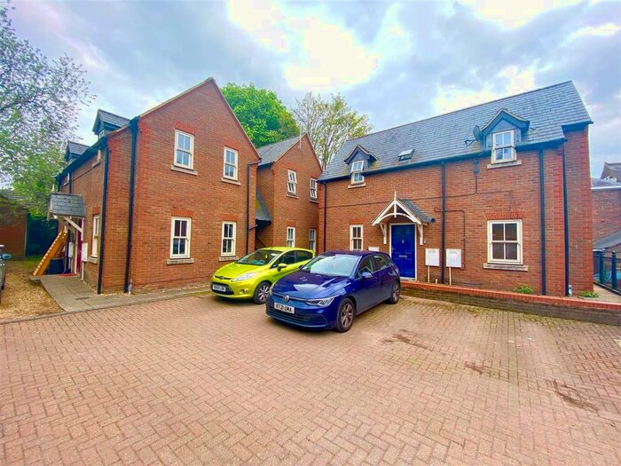 2 Bedroom Maisonette To Rent In High Street South, Dunstable, LU6