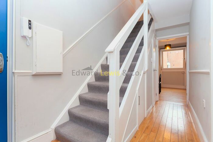 3 Bedroom Flat To Rent In Arbery Road, London, E3