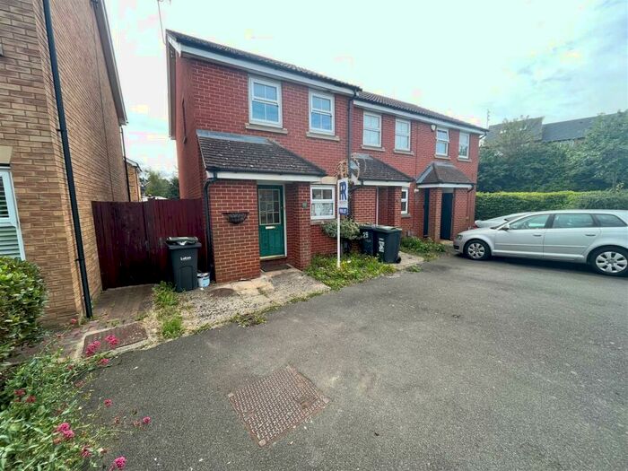 2 Bedroom End Of Terrace House To Rent In Wraysbury Close, Luton, LU4