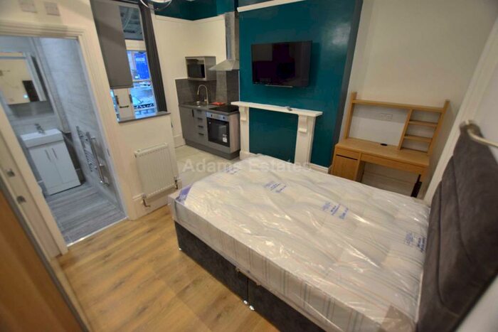Studio To Rent In London Road, Reading, RG1