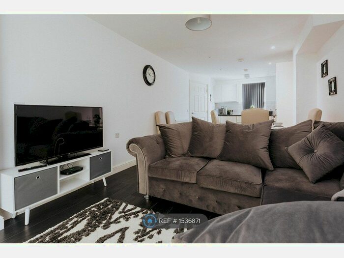 3 Bedroom Semi-Detached House To Rent In Great Mersey St, Liverpool, L5