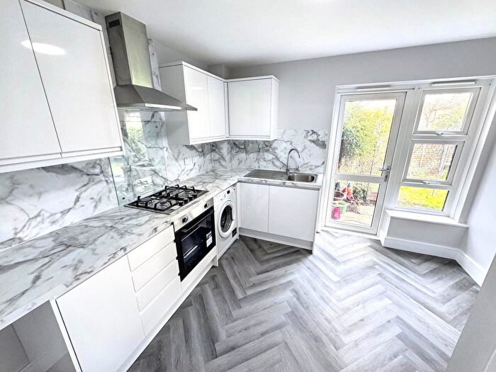 1 Bedroom Maisonette To Rent In Chobham Road, Stratford, E15