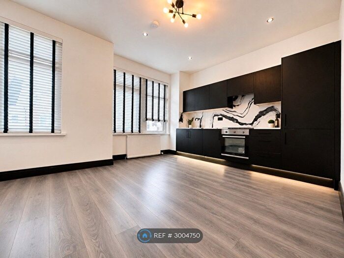 2 Bedroom Flat To Rent In Woodlands St, London, SE13