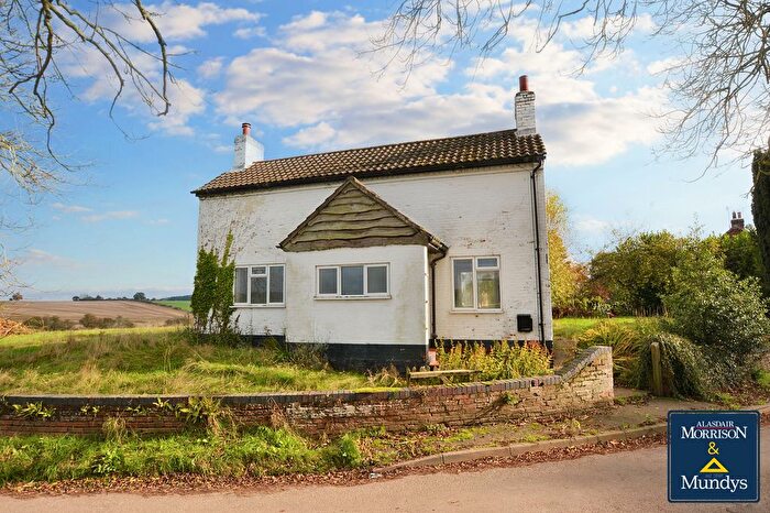 3 Bedroom Detached House For Sale In Winkburn, Newark, NG22