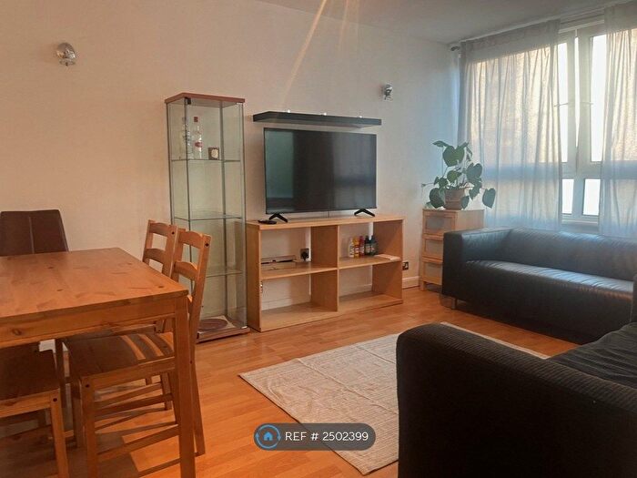 3 Bedroom Maisonette To Rent In Damory House, London, SE16