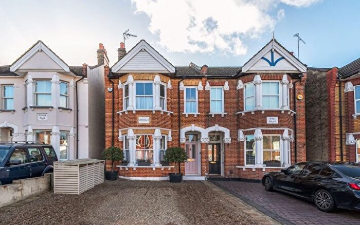 3 Bedroom Semi Detached House For Sale In Main Road, Sidcup, DA14