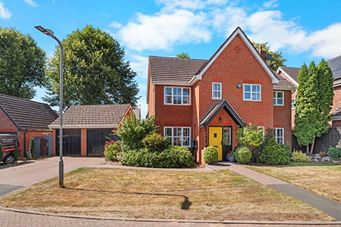 4 Bedroom Detached House For Sale In Green Bower Drive, Bromsgrove, Worcestershire, B61