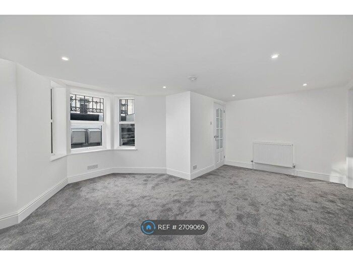 2 Bedroom Flat To Rent In Stonehouse, Plymouth, PL1