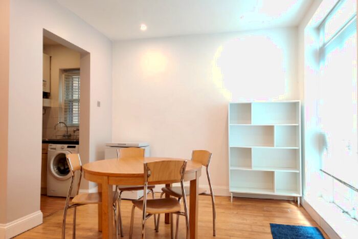 2 Bedroom Flat To Rent In Lauriston Road, London, E9