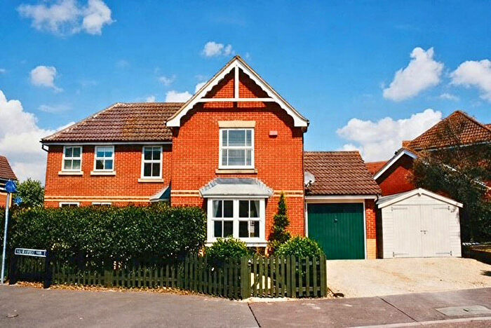 4 Bedroom Detached House For Sale In Bluebell Way, Thatcham, RG18