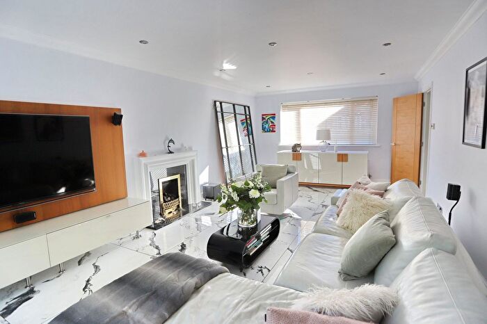 4 Bedroom Detached House For Sale In Ash Grove, Prestwich, M25