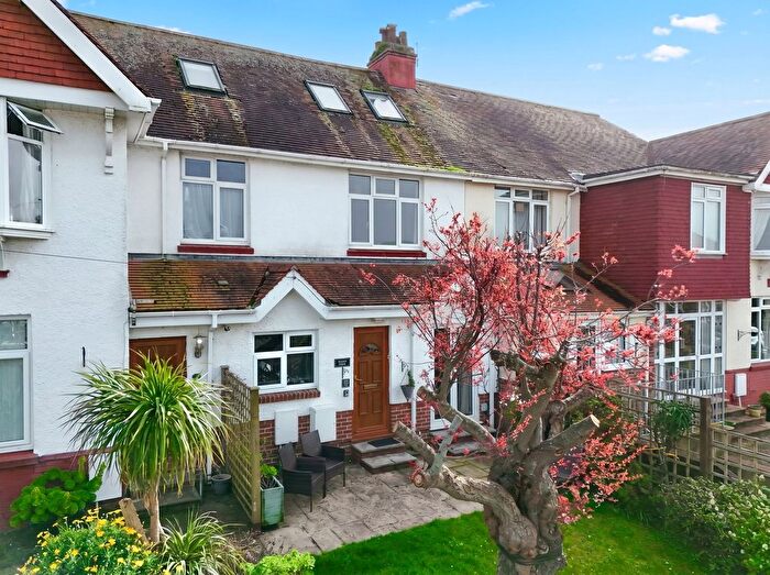 2 Bedroom Maisonette For Sale In Cliff Road, Roundham, Paignton, TQ4