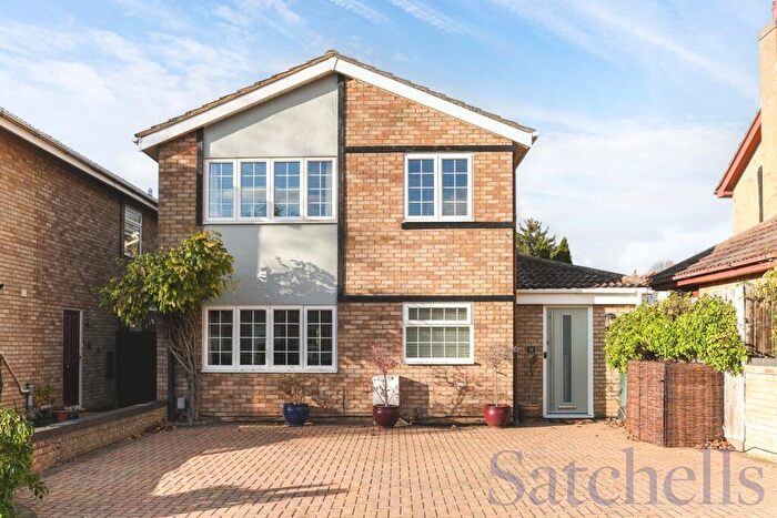 4 Bedroom Detached House For Sale In Swanbourne Close, Biggleswade, SG18