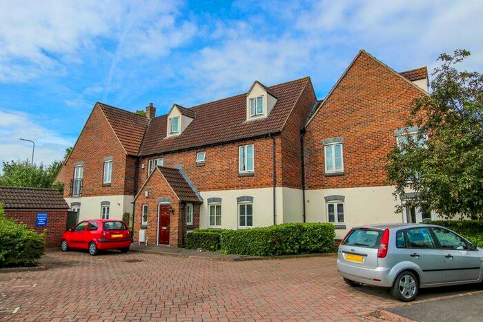 2 Bedroom Flat To Rent In Central Way, Clevedon, BS21