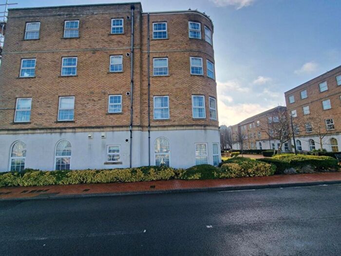 2 Bedroom Flat To Rent In John Batchelor Way, Penarth, CF64