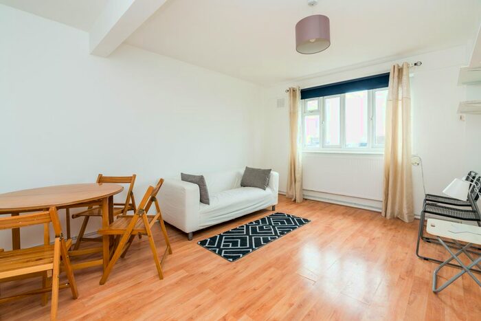 1 Bedroom Flat To Rent In Holmewood Gardens, London SW2