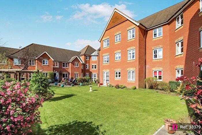 1 Bedroom Terraced House To Rent In Chaldon Road, Caterham, CR3
