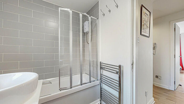 1 Bedroom Flat For Sale In Anderson Street, Partick, G11