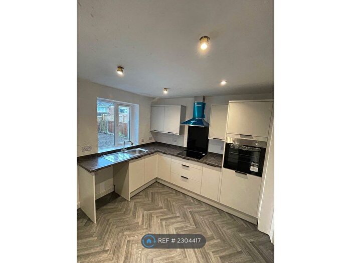 3 Bedroom Semi-Detached House To Rent In Stone Riding, Edlington, Doncaster, DN12