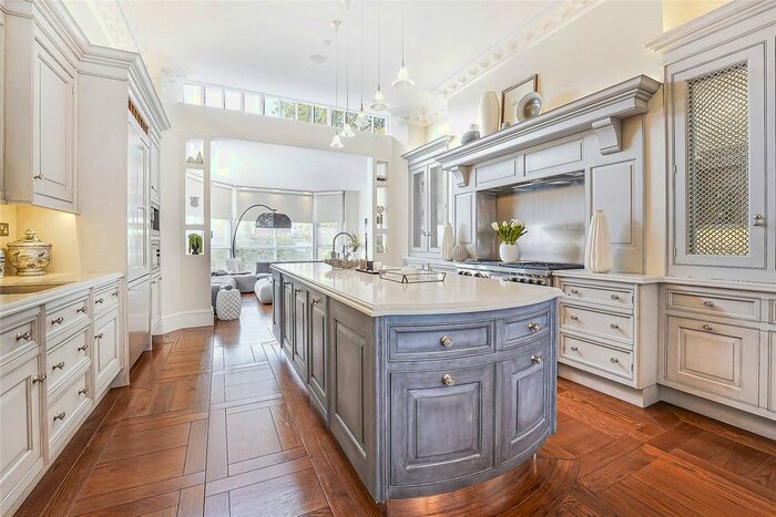 7 Bedroom End Of Terrace House To Rent In Thurloe Square, South Kensington, London, SW7