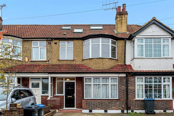 4 Bedroom Terraced House To Rent In Cranborne Avenue, Tolworth KT6