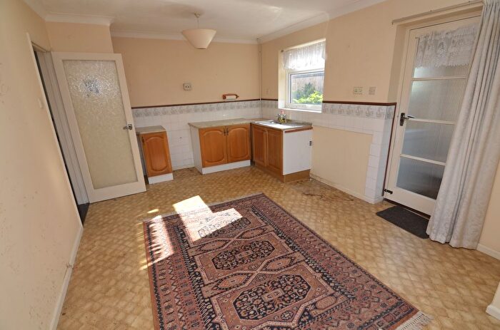 2 Bedroom Detached Bungalow For Sale In Upperfield Drive, Felixstowe, IP11