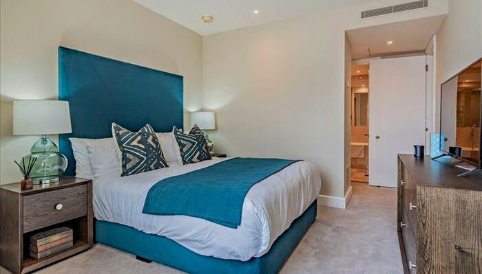 1 Bedroom Flat To Rent In Circus Apartments, West Ferry Circus, E14