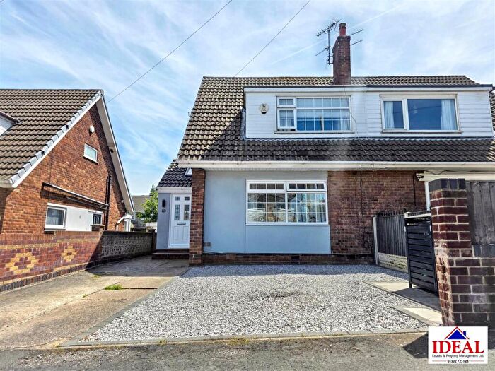 3 Bedroom Semi-Detached House For Sale In Lutterworth Drive, Adwick-Le-Street, Doncaster, DN6