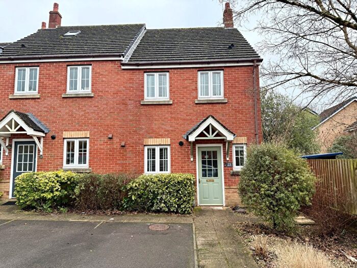 3 Bedroom Semi-Detached House To Rent In Georgina Close, Totton, Southampton, Hampshire, SO40