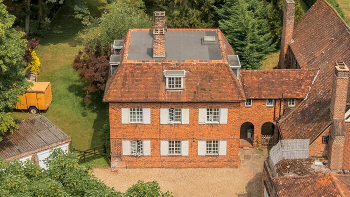 2 Bedroom Flat To Rent In The Annexe, Savay Lane, Denham, UB9