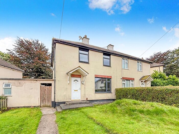 2 Bedroom Semi-Detached House For Sale In Crescent Royd, Huddersfield, West Yorkshire, HD5